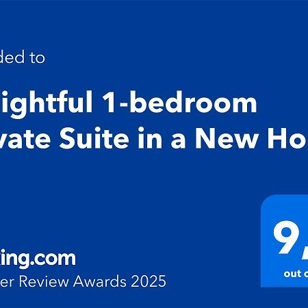 Delightful 1-Bedroom Private Suite In A New Home YYC Exterior foto